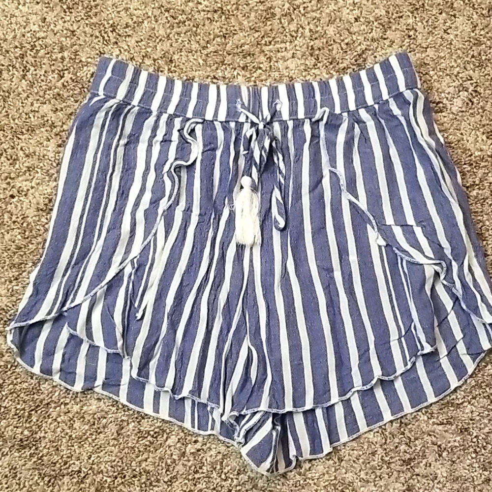 AE striped shorts